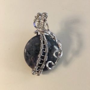 Silver agate pendant
